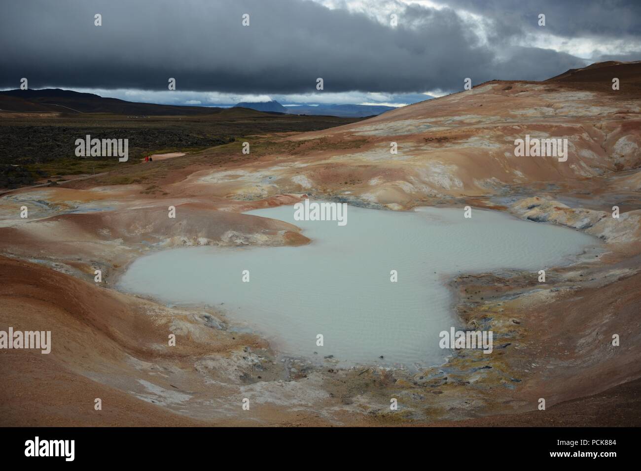 Krafla Lavafelder und die natürliche Schwefel Pools Stockfoto