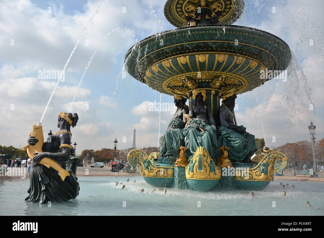 Der Brunnen auf dem Place de la Concorde Stockfoto