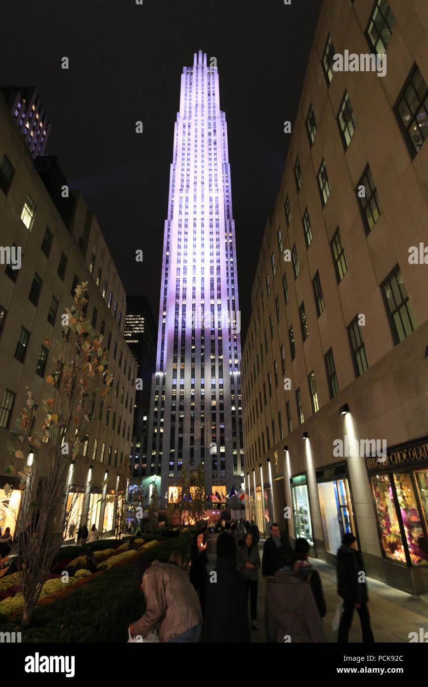 Nachtansicht des Rockefeller Center in Manhattan, New York City, NY, USA Stockfoto