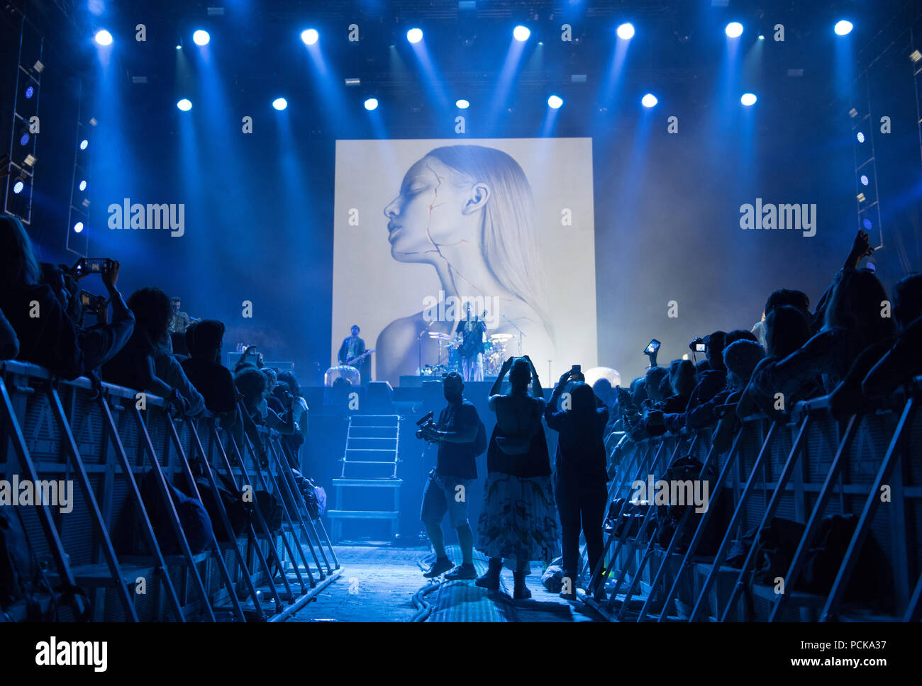 BONTIDA, Rumänien - 22 JULI 2018: British alternative rock Band nichts aber Diebe live an Electric Castle Festival Stockfoto