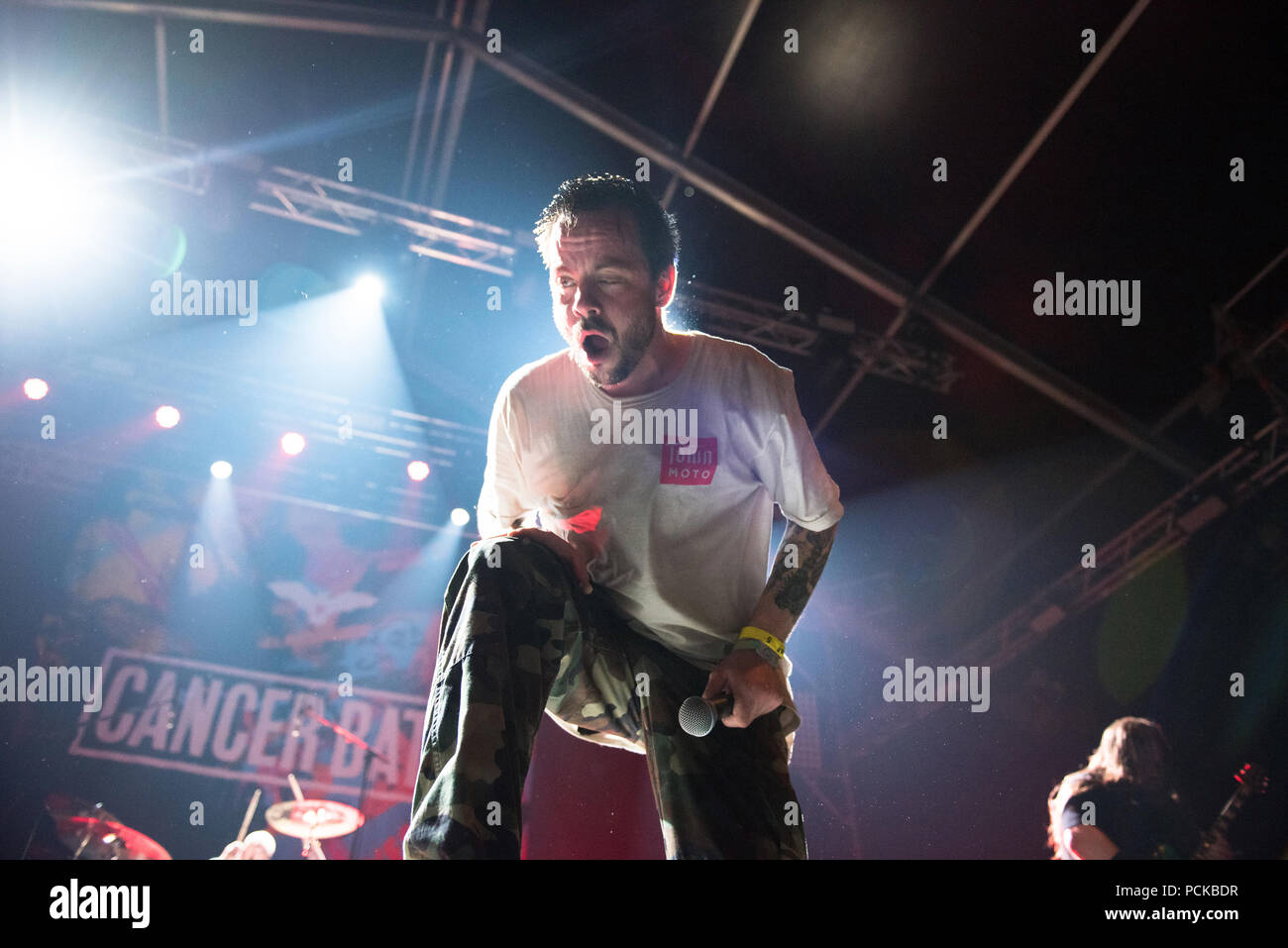 BONTIDA, Rumänien - 22 JULI 2018: Kanadische Hardcore Punk Band aus Toronto, Krebs Fledermäuse rockigen Live at Electric Castle Festival Stockfoto BONTIDA, Rumänien - 22 JULI 2018: Kanadische Hardcore Punk Band aus Toronto, Krebs Fledermäuse rockigen Live at Electric Castle Festival Stockfoto