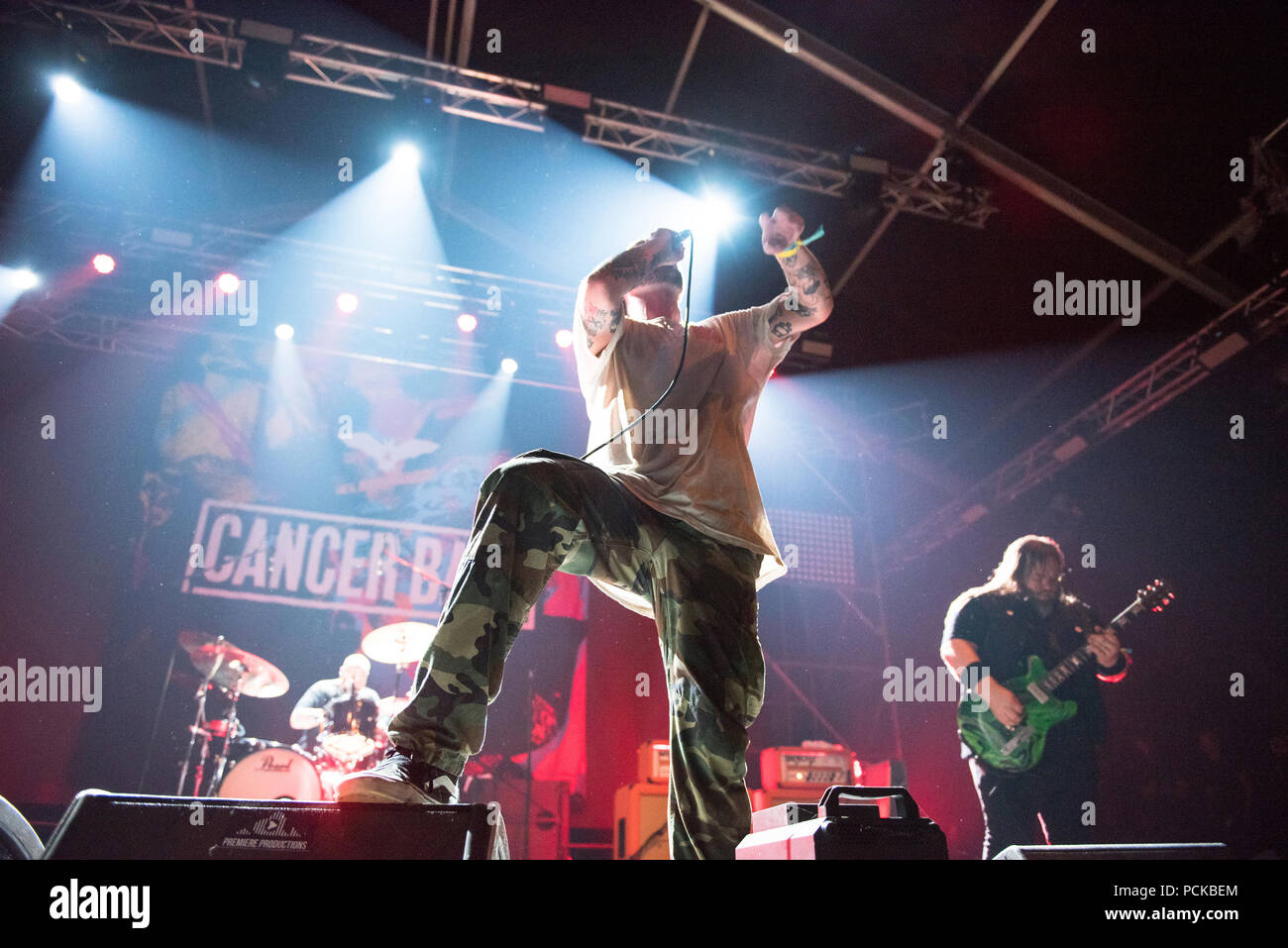 BONTIDA, Rumänien - 22 JULI 2018: Kanadische Hardcore Punk Band aus Toronto, Krebs Fledermäuse rockigen Live at Electric Castle Festival Stockfoto BONTIDA, Rumänien - 22 JULI 2018: Kanadische Hardcore Punk Band aus Toronto, Krebs Fledermäuse rockigen Live at Electric Castle Festival Stockfoto