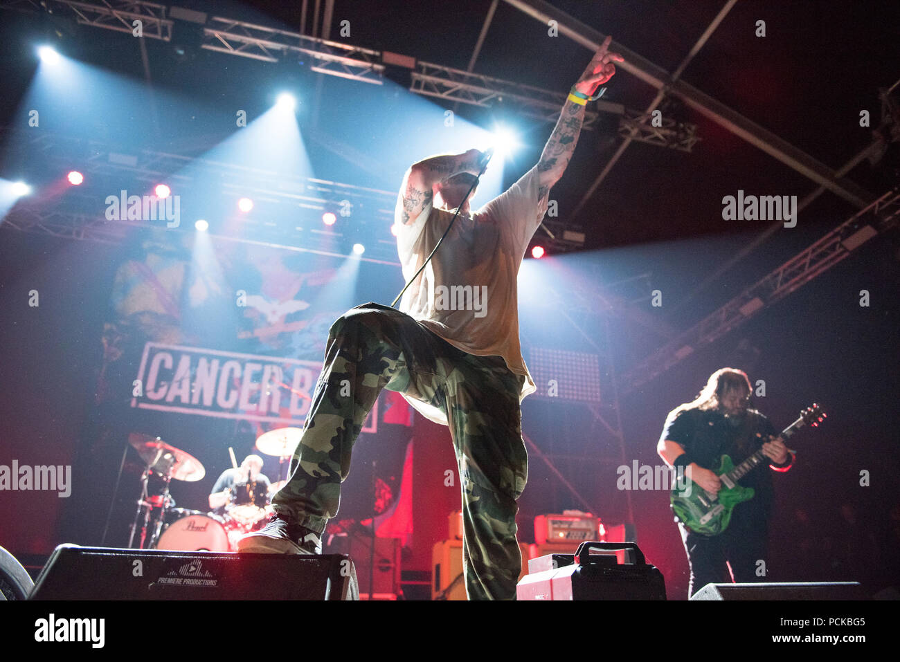 BONTIDA, Rumänien - 22 JULI 2018: Kanadische Hardcore Punk Band aus Toronto, Krebs Fledermäuse rockigen Live at Electric Castle Festival Stockfoto BONTIDA, Rumänien - 22 JULI 2018: Kanadische Hardcore Punk Band aus Toronto, Krebs Fledermäuse rockigen Live at Electric Castle Festival Stockfoto