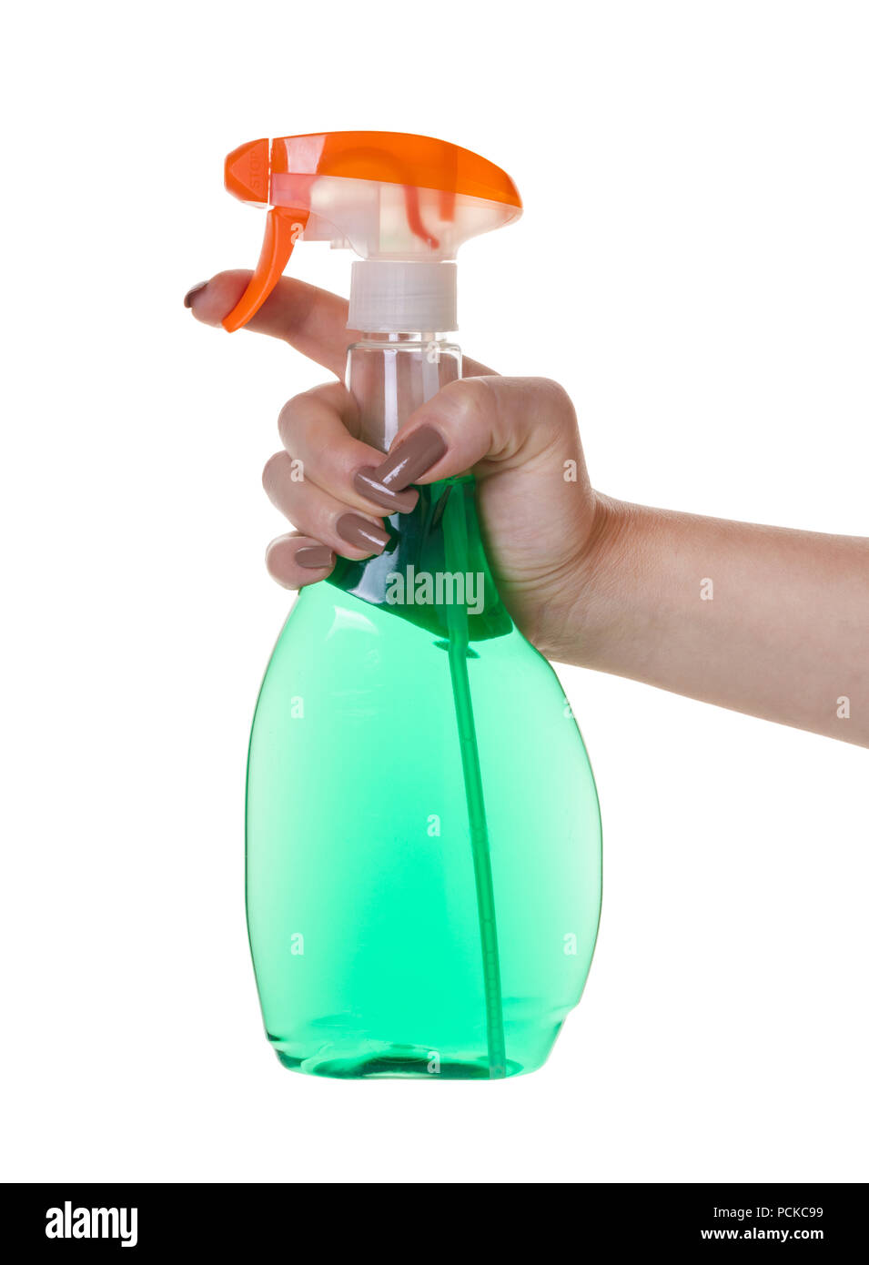 Reinigungsmittel mit der Spritze in der Hand auf weißem Hintergrund isoliert Stockfoto