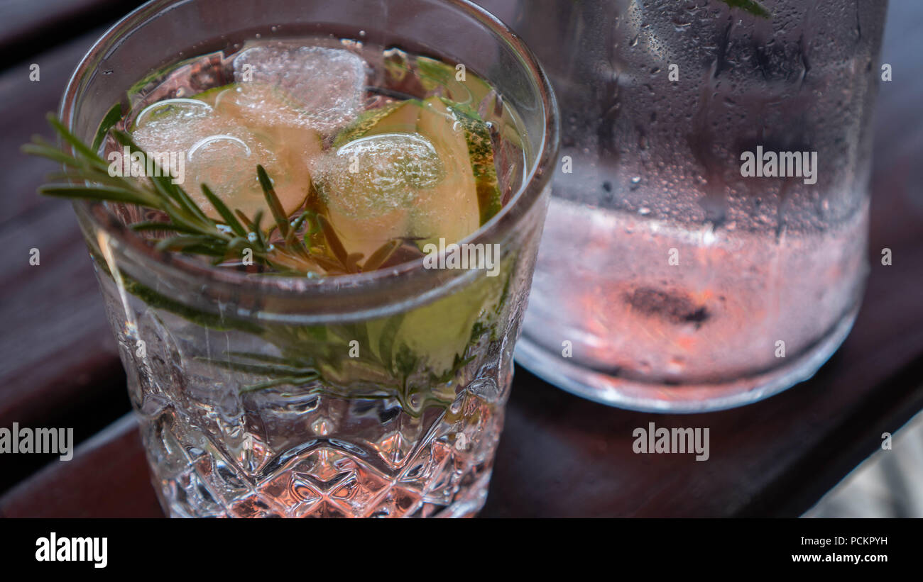 Kalt garden Fotos und Bildmaterial in hoher Auflösung Alamy