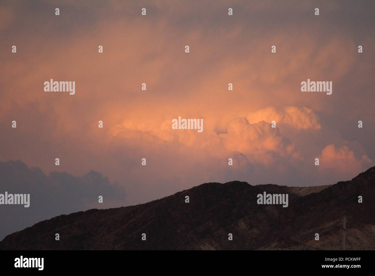 Die Wolken haben Es Stockfoto