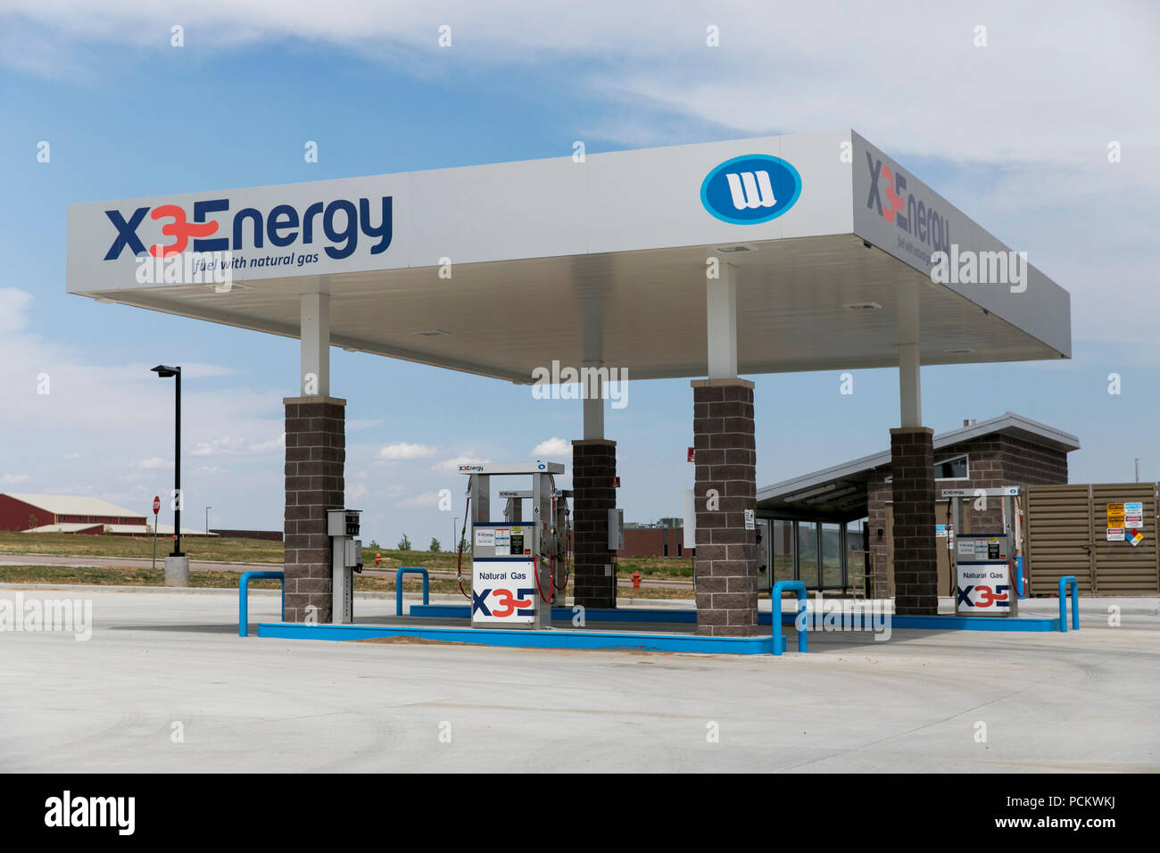 Ein logo Zeichen außerhalb eines X3 Energie und alternative Energie Erdgas- tankstelle in Greely, Colorado, am 21. Juli 2018. Stockfoto