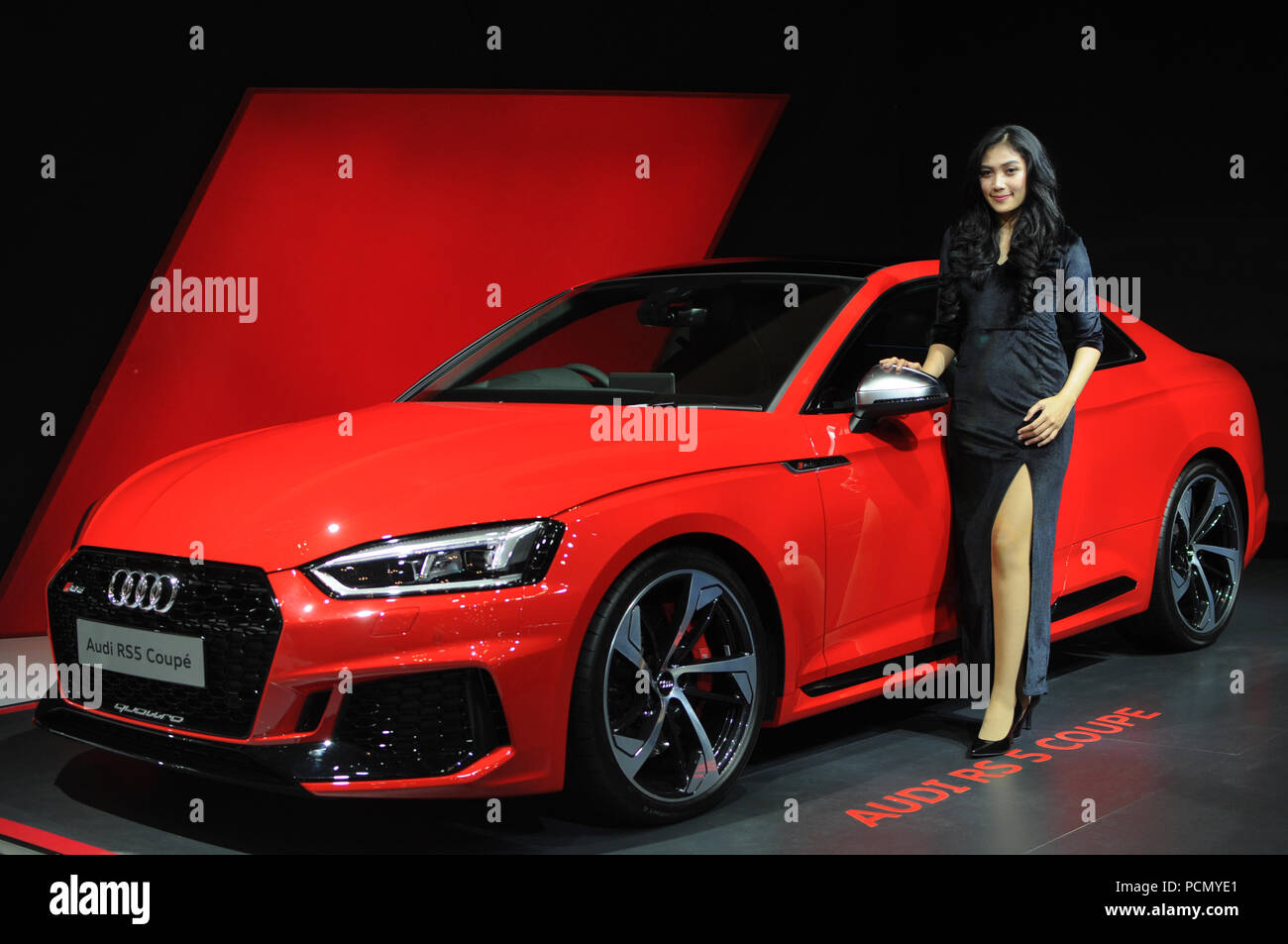 Tangerang, Indonesia-August 3, 2018: ein Audi RS 5 Paar Motor Co. Fahrzeug steht auf Anzeige an Indonesien International Auto Show in Tangerang, Indonesien, am 3. August 2018. Indonesien International Auto Show 2018 in Anwesenheit von 25 Automarken und 11 Motorrad Marken. Credit: Riau Images/Alamy leben Nachrichten Stockfoto