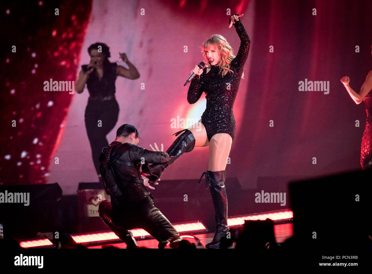 Toronto, Ontario, Kanada. 3 Aug, 2018. Amerikanische Sänger, Songwriter, Taylor Swift führt bei Rogers Centre in Toronto während Credit ihr 'Ruf Stadion Tour': Igor Vidyashev/ZUMA Draht/Alamy leben Nachrichten Stockfoto