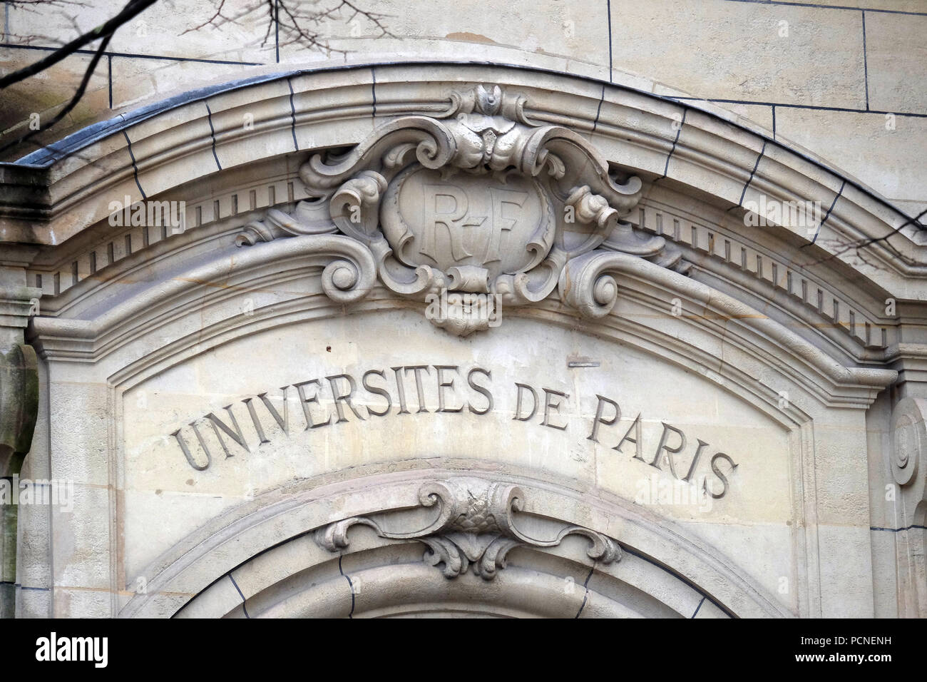 Fragment der Fassade des Saint Ursule Kapelle von der Sorbonne in Paris, Frankreich Stockfoto