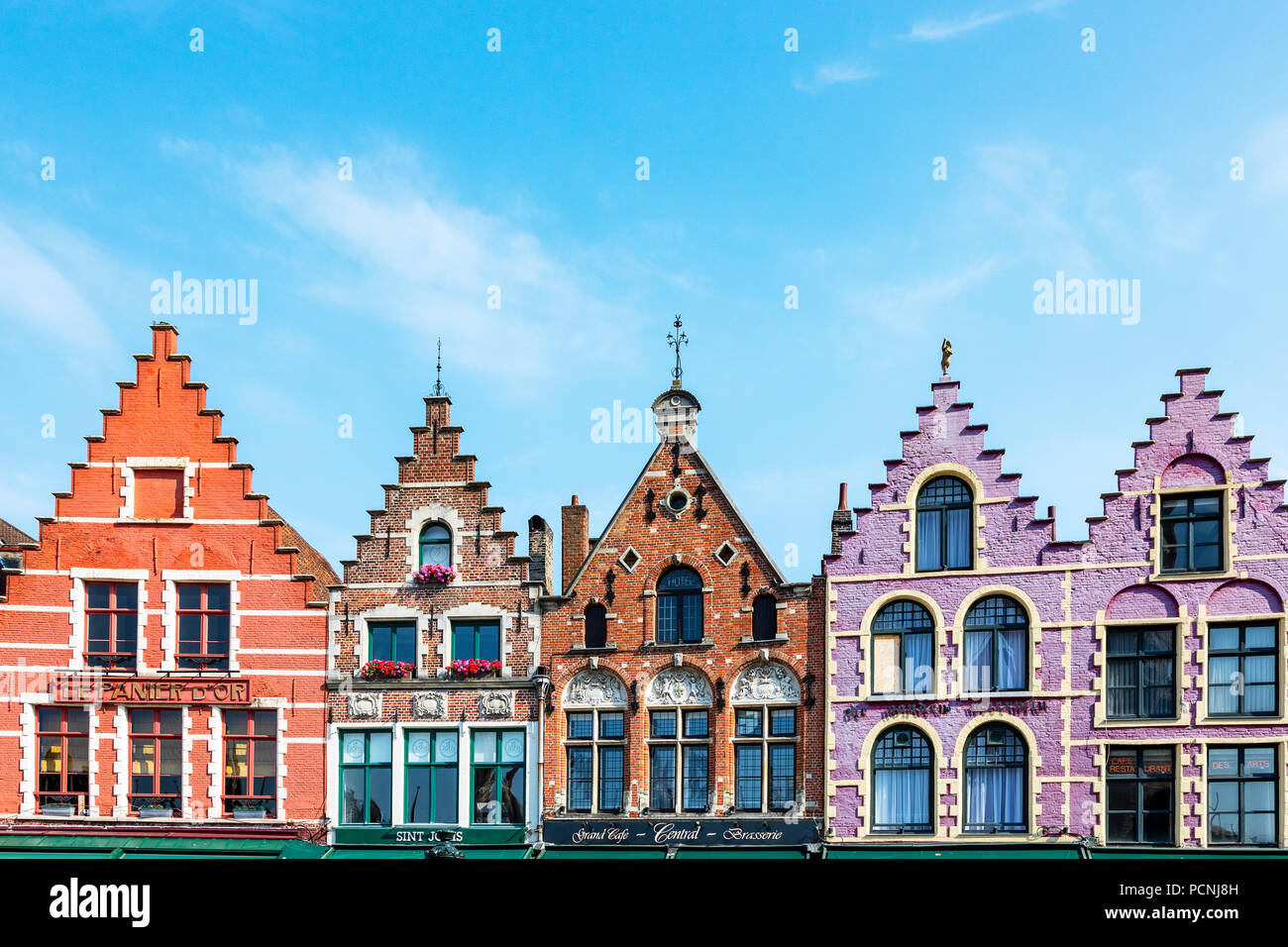Traditionelle Häuser und Architektur in den Markt, Brügge, Belgien Stockfoto