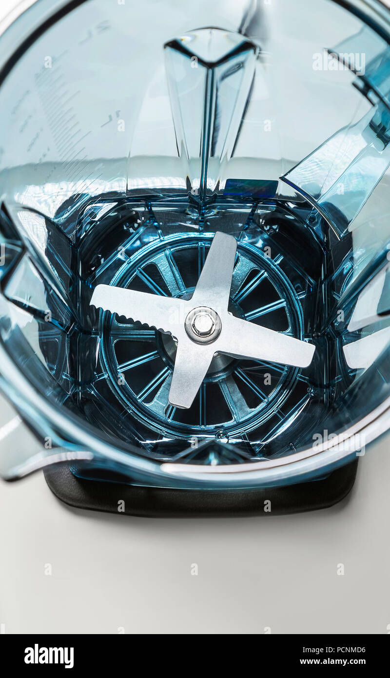 Mixer auf weißem Hintergrund der Ansicht von oben. Vorbereitung für das Kochen sm Stockfoto