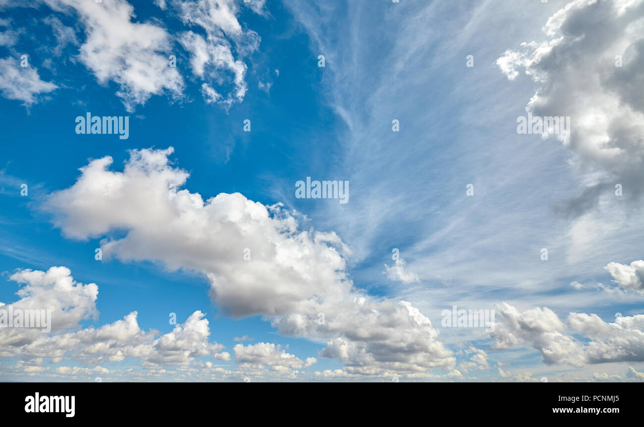 Bild von einem wunderschönen cloudscape an einem sonnigen Tag. Stockfoto