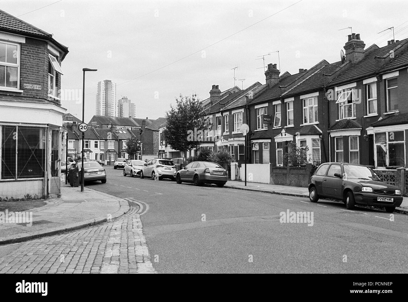 Viktorianischen Reihenhäusern in Hermitage Road in Harringay, nördlich von London, Großbritannien Stockfoto