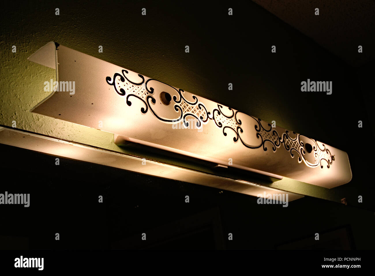 Leuchte in älteren Home Bad Stockfoto