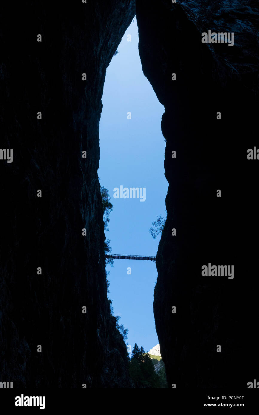 Blick von der Höllentalklamm in die Luft, Wettersteingebirge, Garmisch, Oberbayern, Bayern, Deutschland Stockfoto