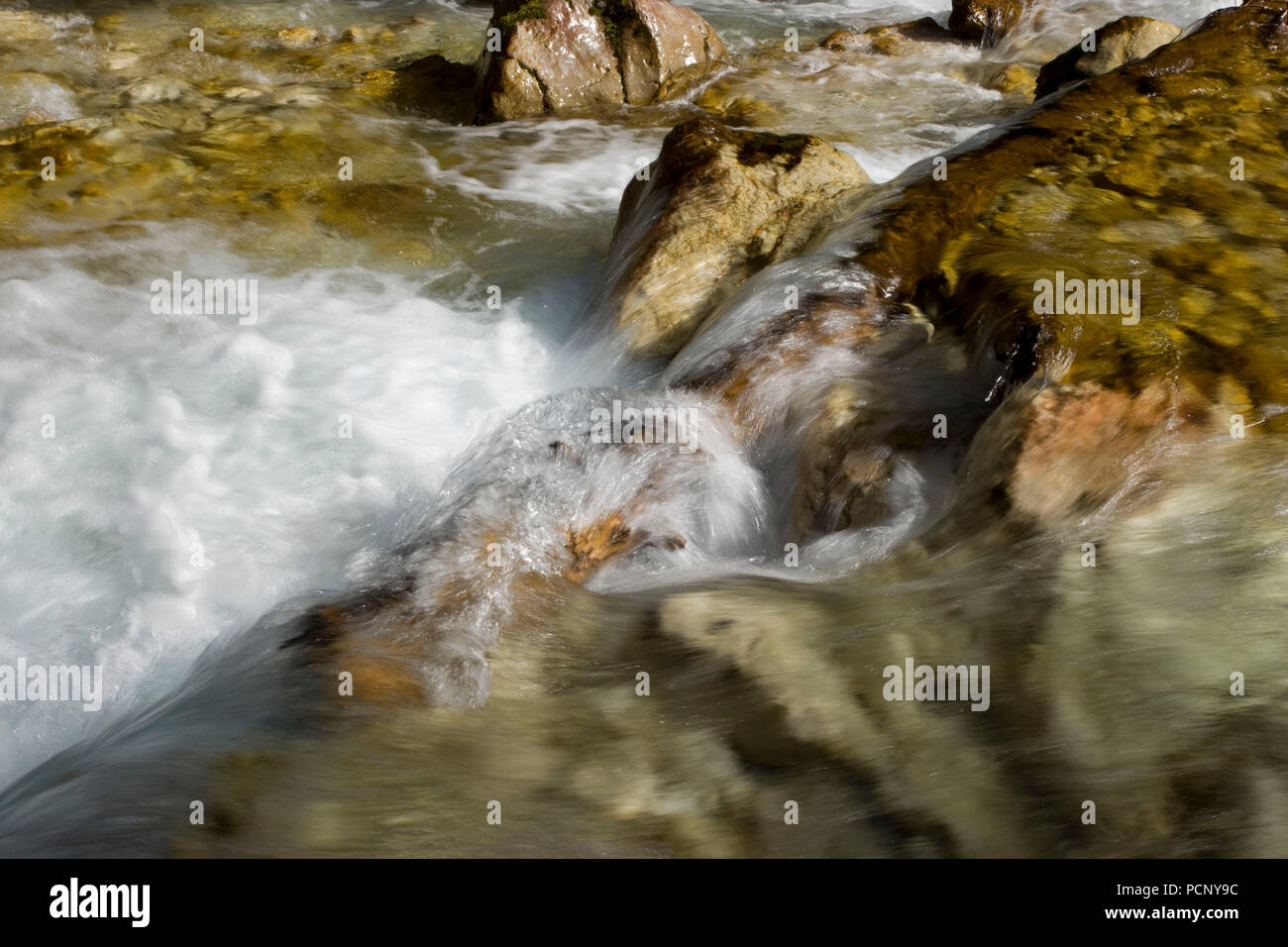 Mountain Stream im Reintal, Wettersteingebirge, Oberbayern, Bayern, Deutschland Stockfoto