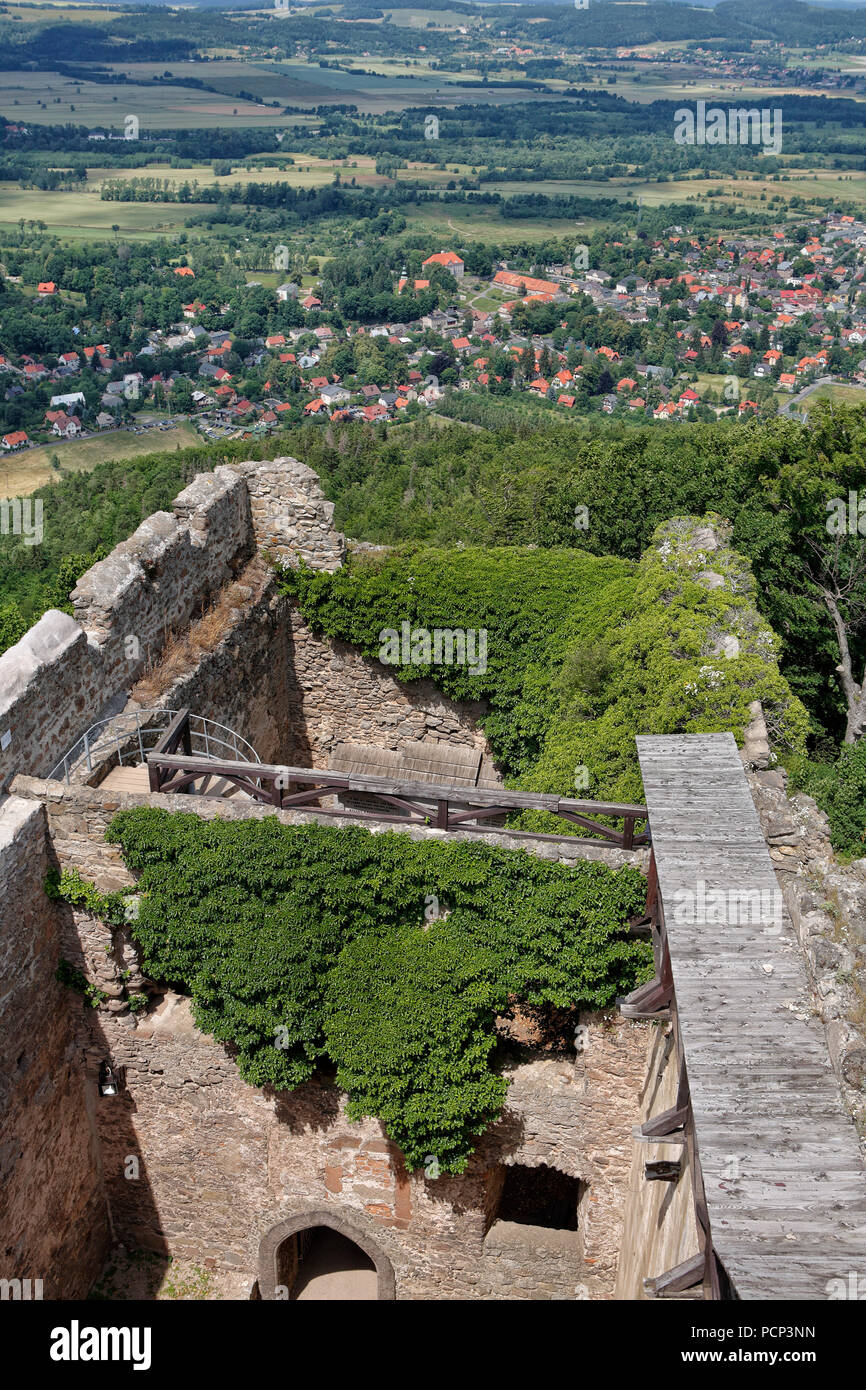 Ruine der Burg chojnik, sobieszow (ehemalige Hermsdorf unterm Kynast) nahe Jelenia Gora, Niederschlesien, Polen, Europa Stockfoto