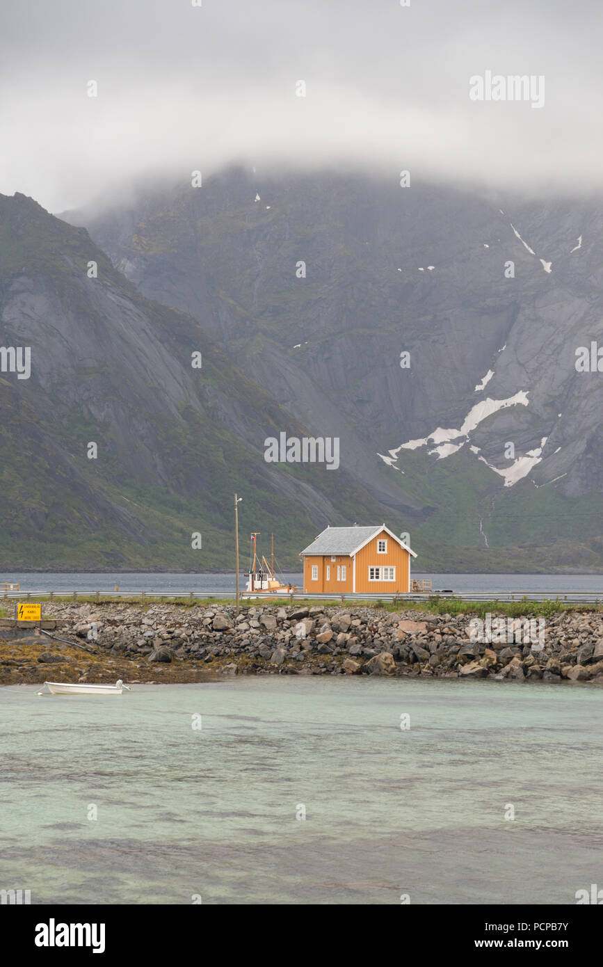 Gebäude in Sakrisoy Insel, Reine, Lofoten, Norwegen Stockfoto