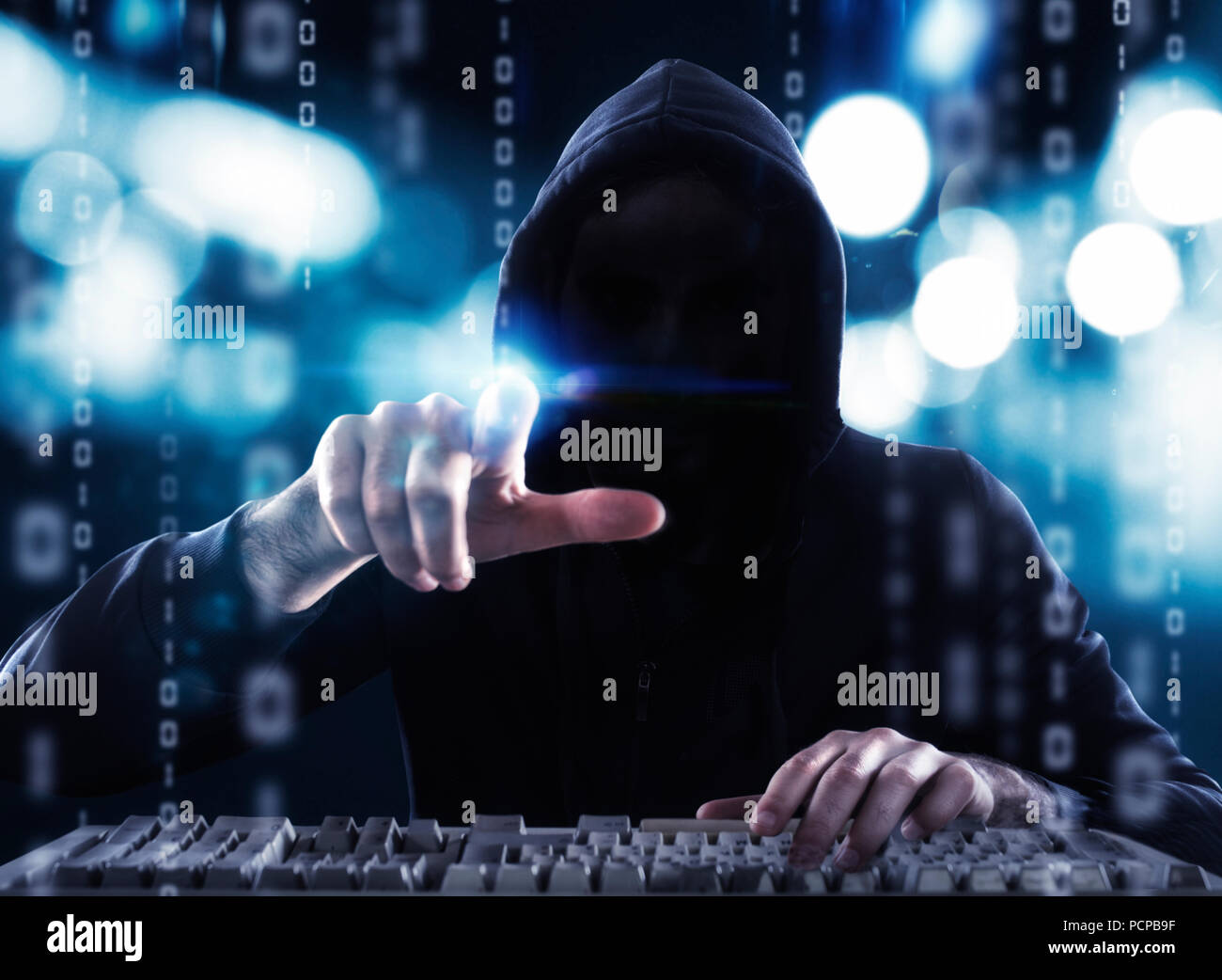 Hacker lesen Persönliche Informationen. Begriff der Privatsphäre und Sicherheit Stockfoto