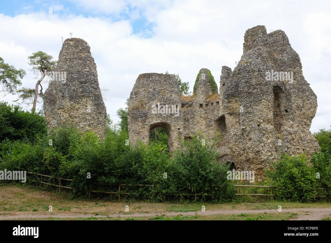 Die Ruinen von Odiham Castle, auch als St. John's Castle, in der Nähe von Odiham, Hampshire, England bekannt. Stockfoto