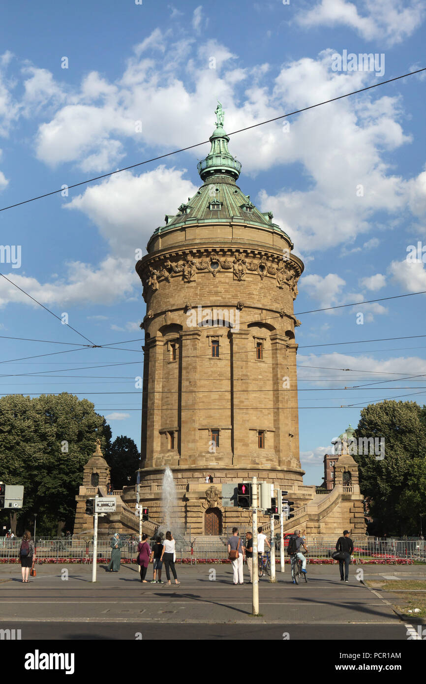 Mannheimer Wasserturm Mannheim (Wasserturm) von deutschen Architekten Gustav Halmhuber entworfen und in 1886-1889 in Friedrichsplatz in Mannheim, Baden-Württemberg, Deutschland. Stockfoto