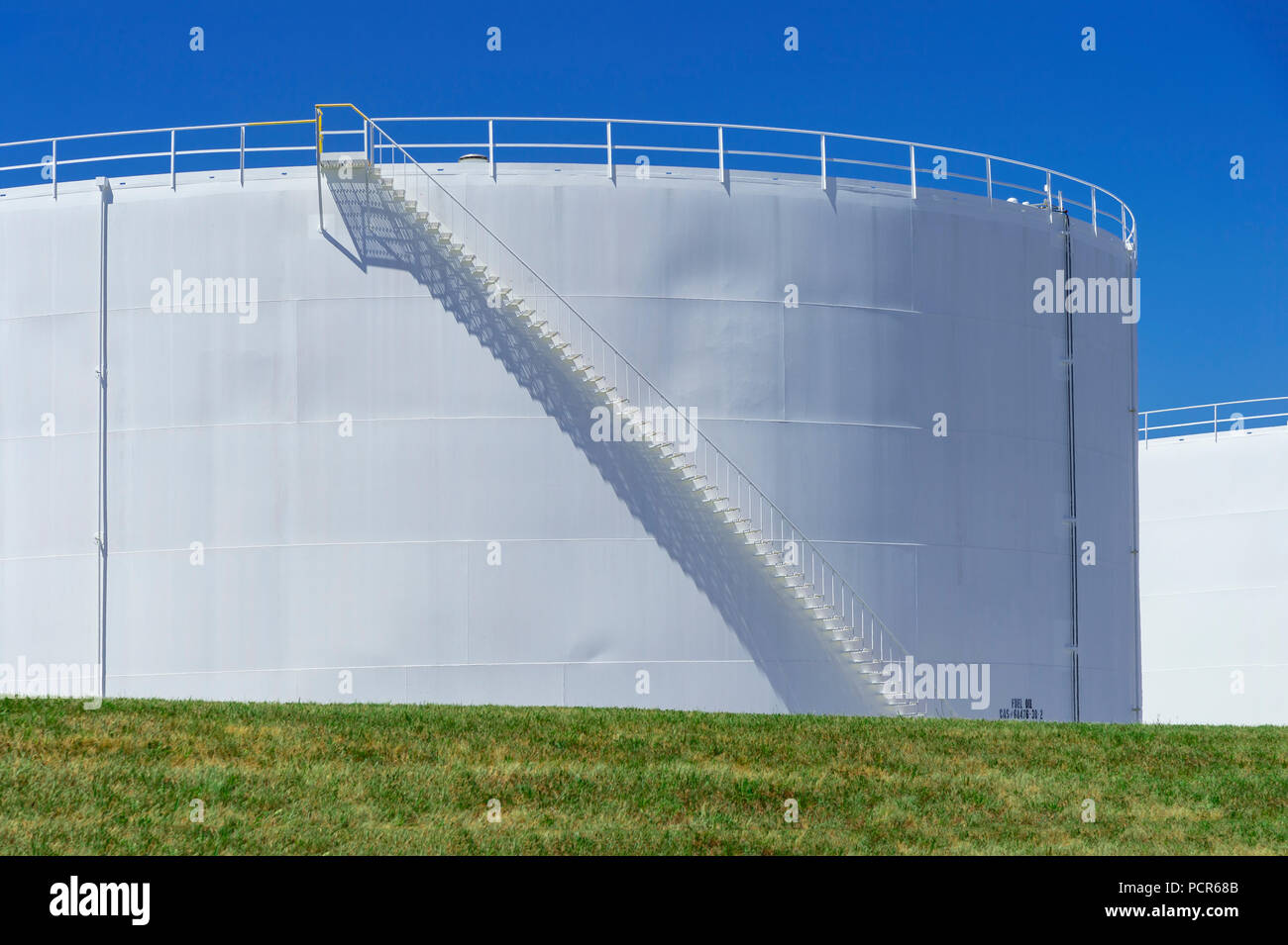 Lagerung von Kraftstoff Tanks, New Jersey, USA Stockfoto