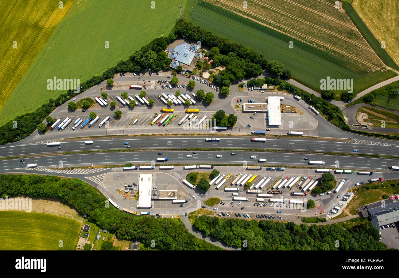 Service Area Lichtendorf Nord und Süd auf der Autobahn A1, Lenkzeiten,  Unterbrechungen, LKW-Parkplatz, Schwerte, Ruhrgebiet, Nordrhein-Westfalen,  Deutschland Stockfotografie - Alamy