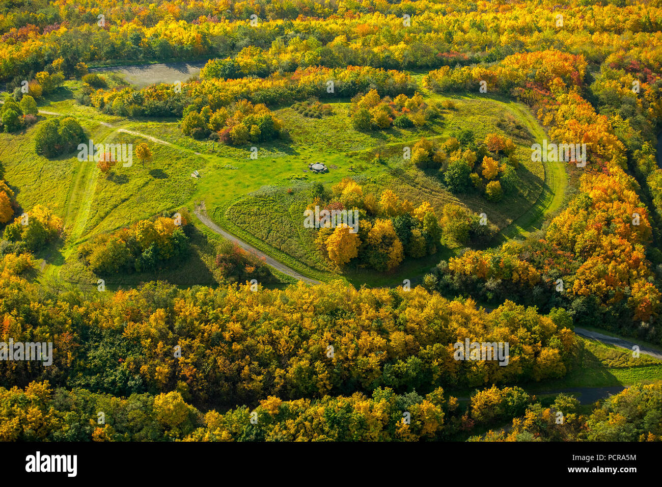 Grasbewachsene dump Kissinger Höhe mit Freizeiteinrichtungen, Herringen, Hamm, Ruhrgebiet, Nordrhein-Westfalen, Deutschland Stockfoto