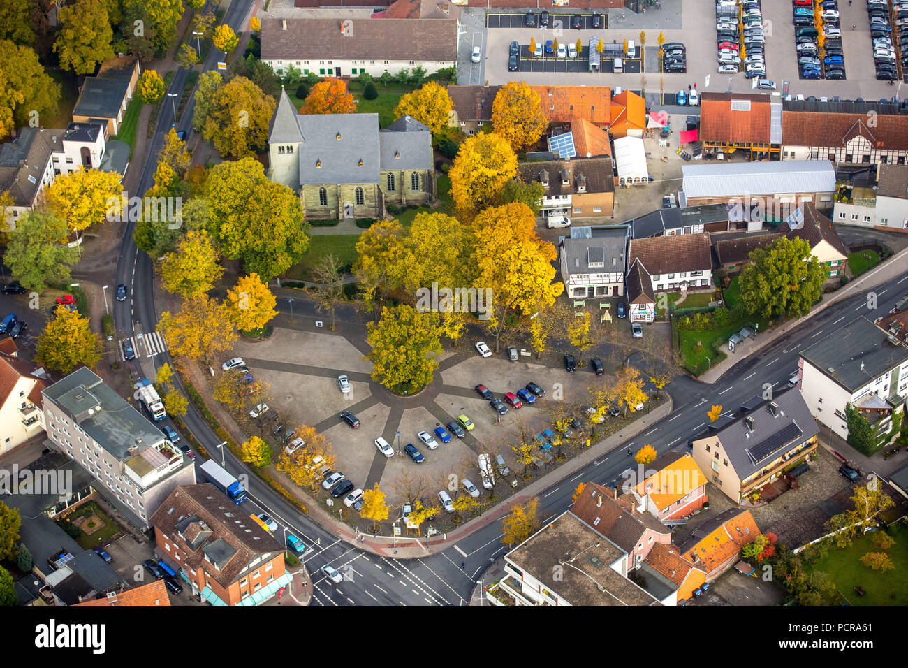 Herringer Markt, Kirche St. Viktor, Herringen, Hamm, Ruhrgebiet, Nordrhein-Westfalen, Deutschland Stockfoto