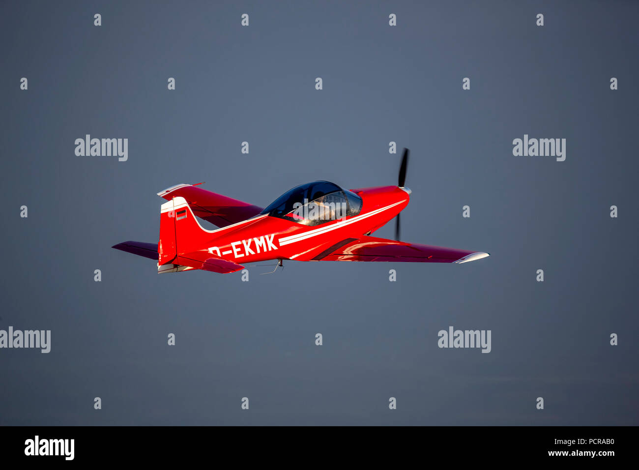 Red Falco Flugzeug, Holzbau, D-EKMK, General Aviation, Echo-Class Passagierflugzeug, Sport Flugzeuge über Hamm, Hamm, Ruhrgebiet, Nordrhein-Westfalen, Deutschland Stockfoto