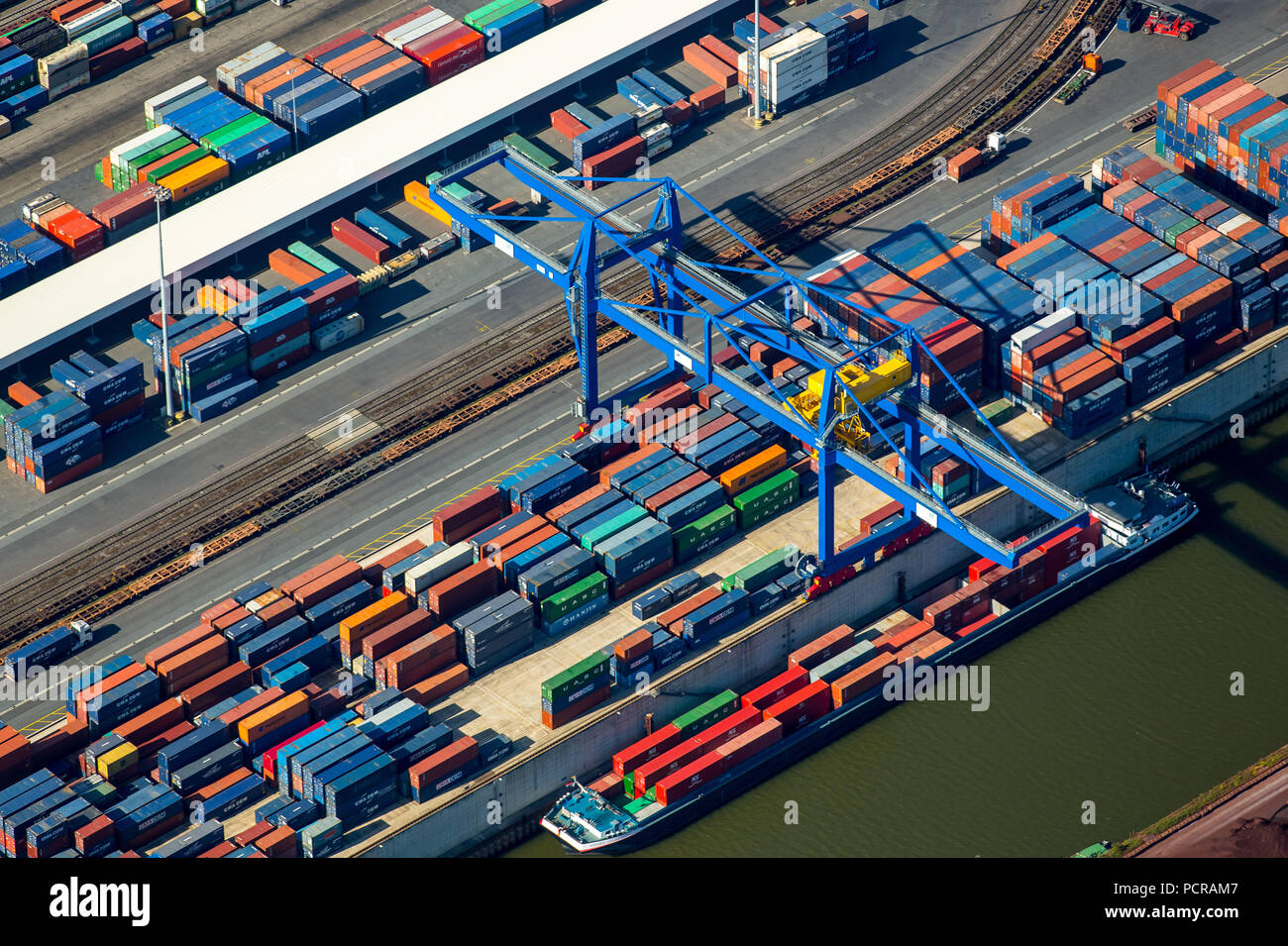 Duisport Logport I, Logistikzentrum, Rheinhausen, Duisburg, Ruhrgebiet, Nordrhein-Westfalen, Deutschland Stockfoto