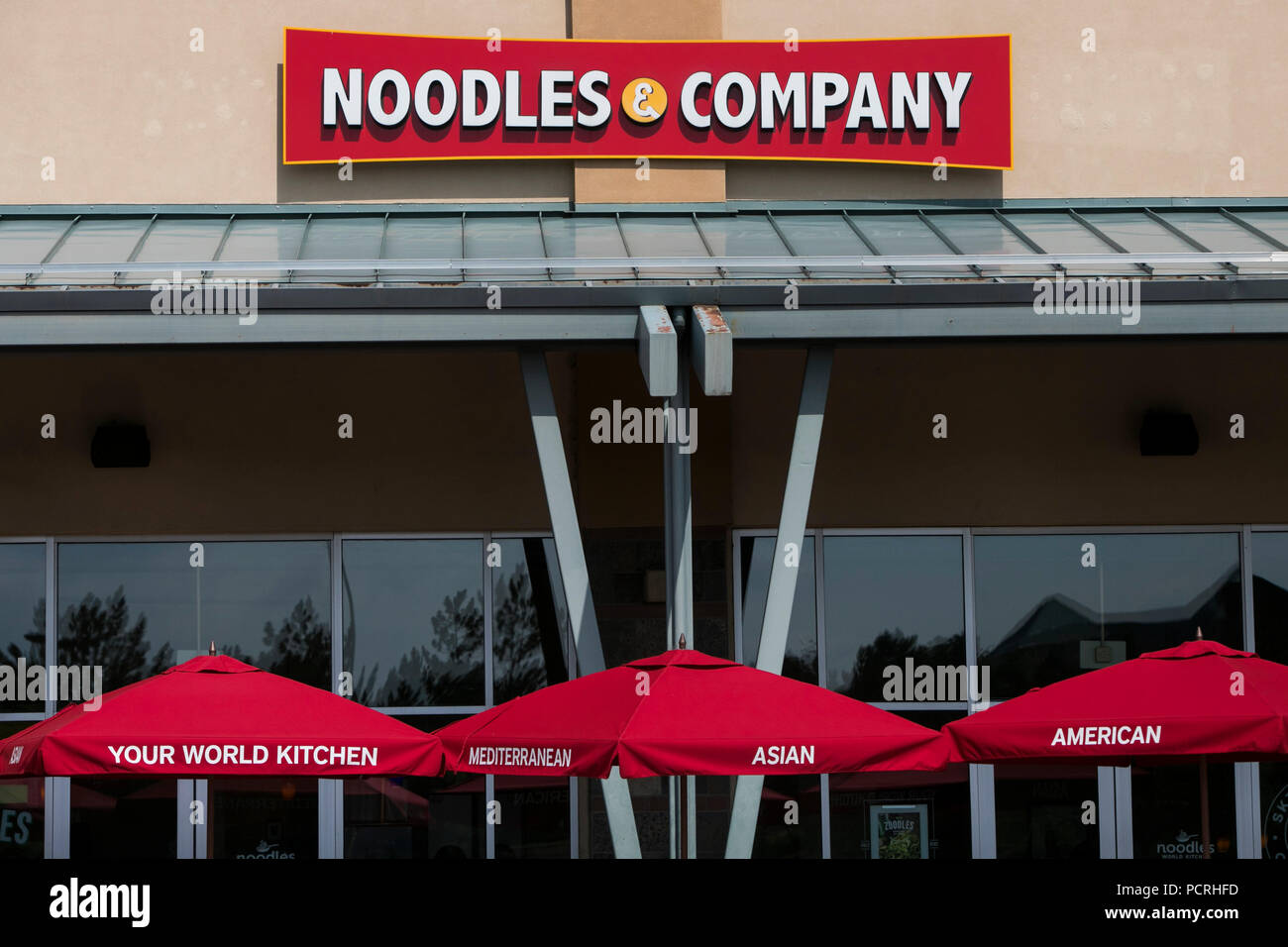 Ein logo Zeichen außerhalb eines Nudeln & Unternehmen schnelle ungezwungene Restaurant Lage in Broomfield, Colorado, am 23. Juli 2018. Stockfoto