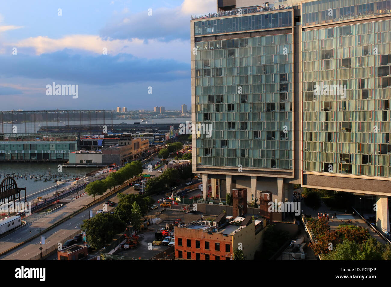 Dachterrasse Mit Blick Auf Standard Hotel Und Den Hudson