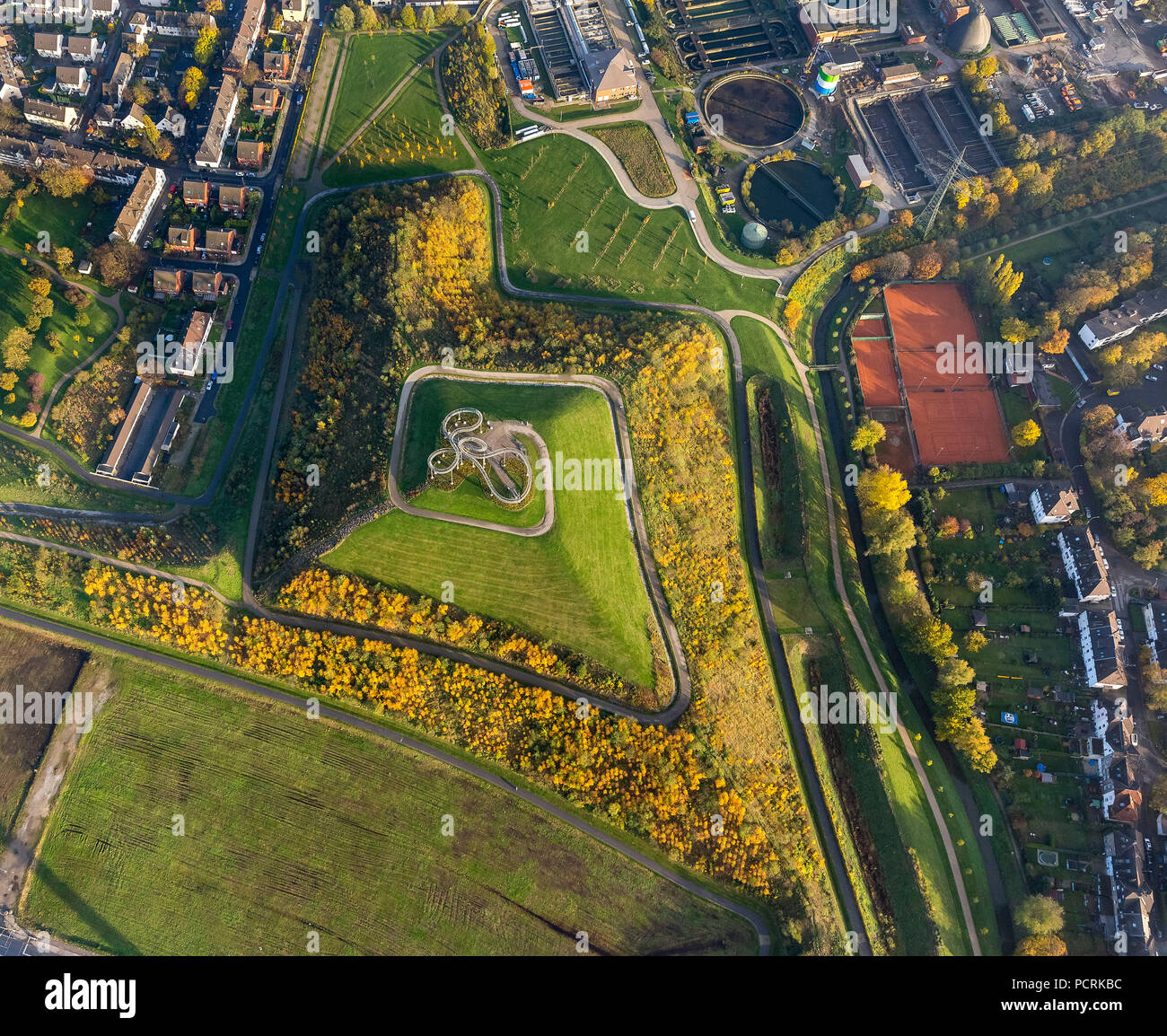 Tiger Und Turtle Zauberberg Skulptur Angerpark Sehenswurdigkeiten Luftaufnahme Von Duisburg Ruhrgebiet Stockfotografie Alamy