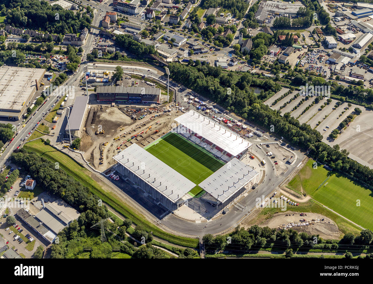Luftbild, nach der Eröffnung des Essener Stadion, Rot-Weiss Essen, Stadion an der Hafenstraße, Essen, Ruhrgebiet, Nordrhein-Westfalen, Deutschland, Europa Stockfoto