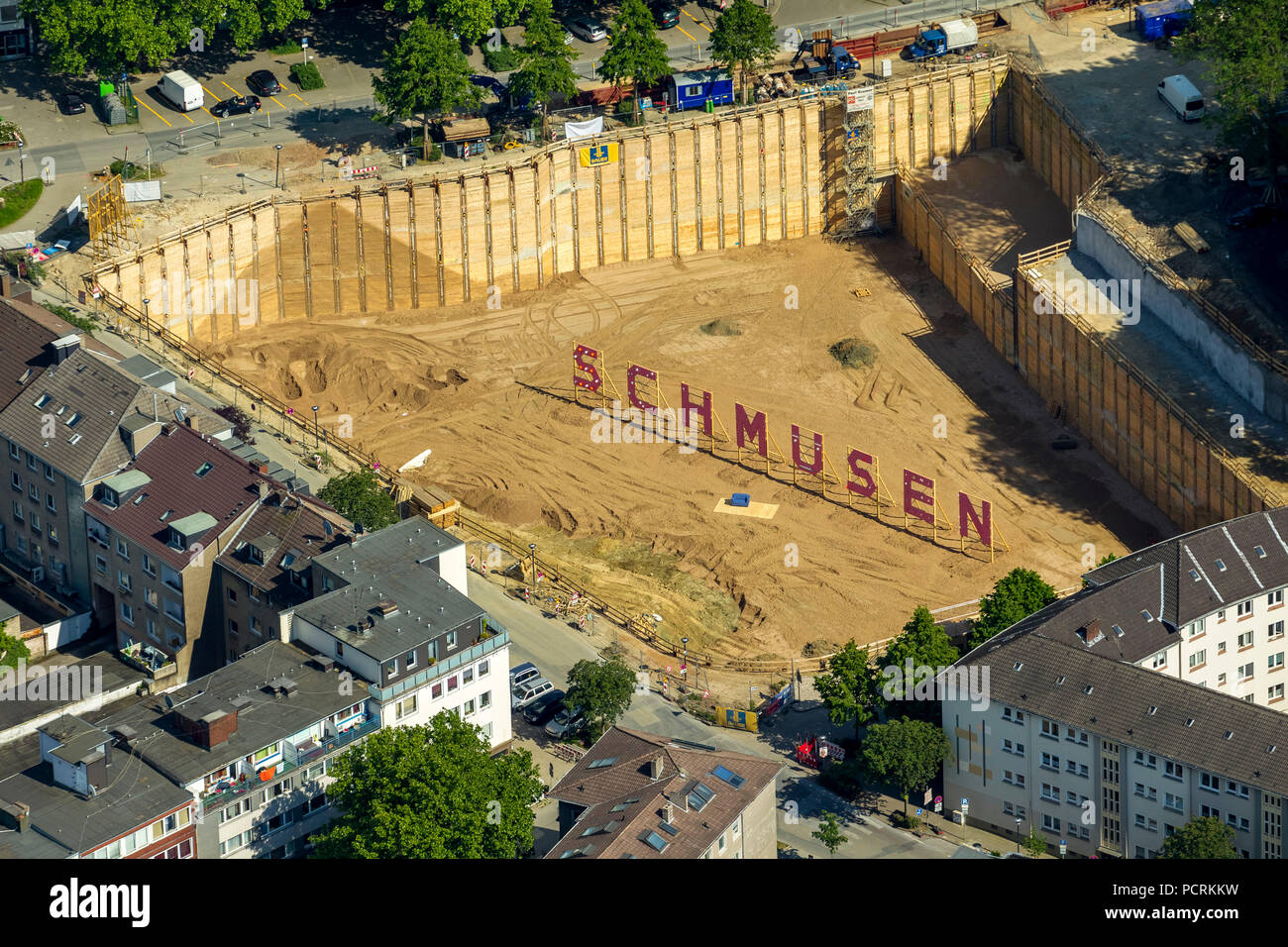 Baustelle der Allbau Gehäuse Lieferanten in der Nähe der Kreuzeskirche Kirche kunst Installation, SCHMUSEN, Essen, Ruhrgebiet Stockfoto
