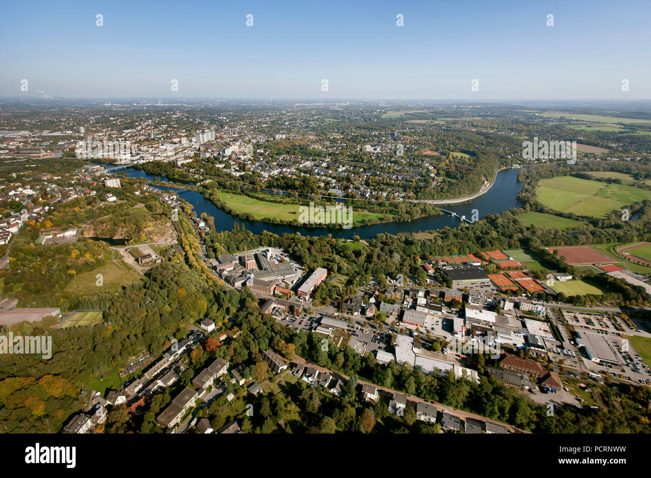 Luftaufnahme, Ruhr Promenade zwischen Innenstadt und Ruhrgebiet, Mülheim an der Ruhr, Ruhrgebiet, Nordrhein-Westfalen, Deutschland, Europa Stockfoto