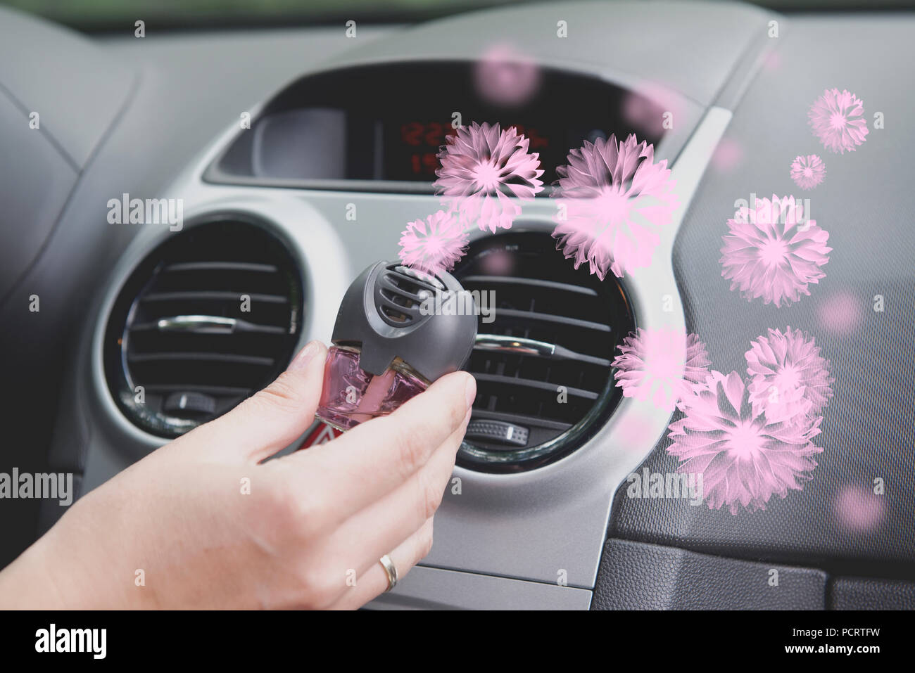 Auto Lufterfrischer ventilation Panel montiert, frische Blumen Duft  Stockfotografie - Alamy