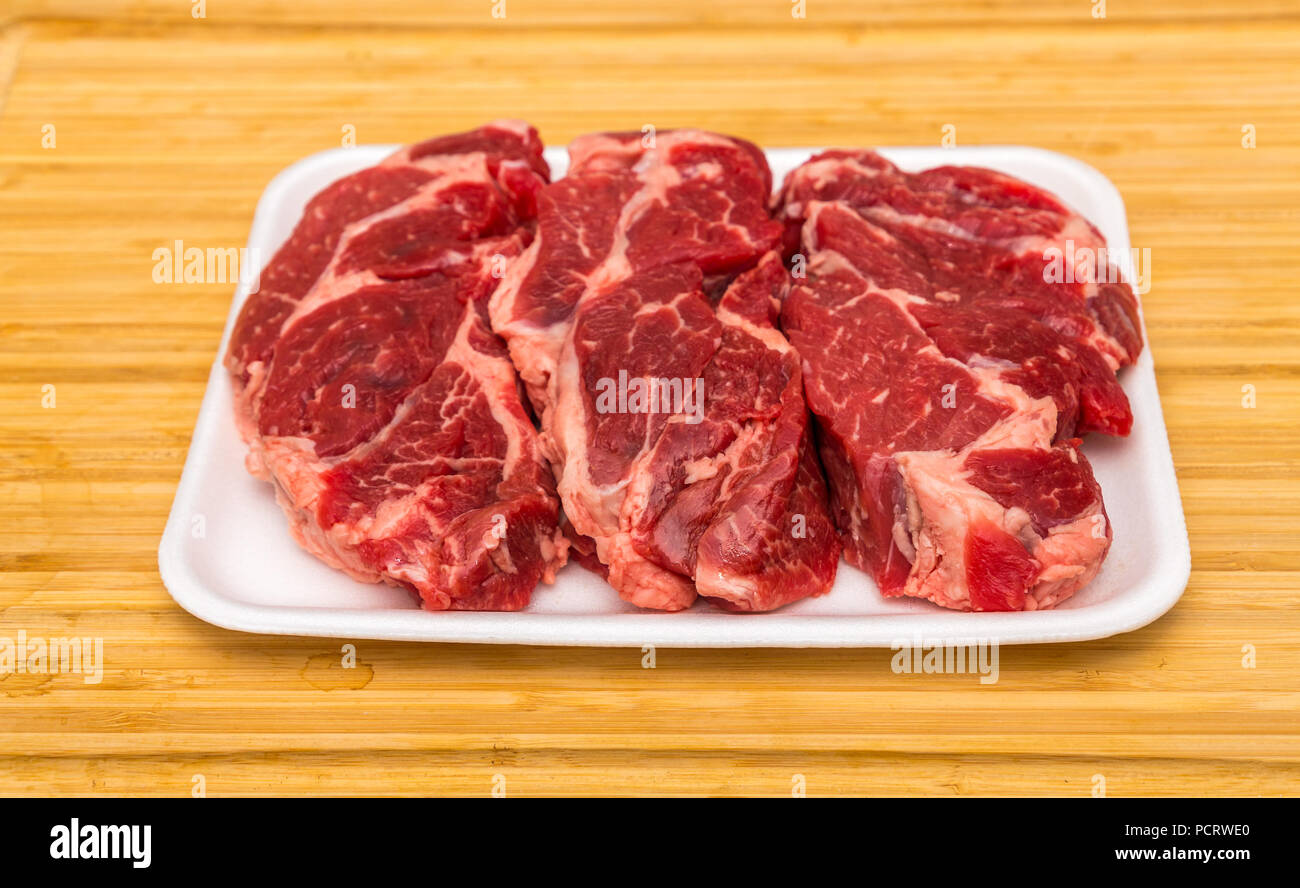 Drei Chuck Steaks Stockfoto