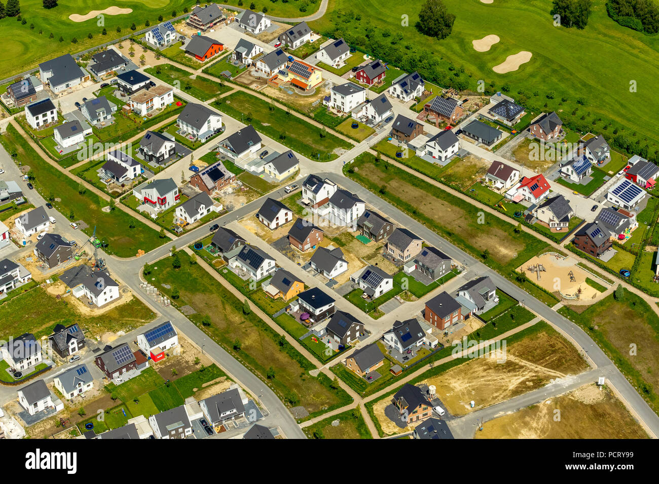 Einfamilienhäuser, Doppelhäuser, Sanierung und Anpassung von Land, die ehemalige Kaserne der Britischen Rheinarmee, Hohenbuschei Sanierungsgebiet, ehemaligen Lager 10 militärischen Bereich, Dortmund, Ruhrgebiet Stockfoto