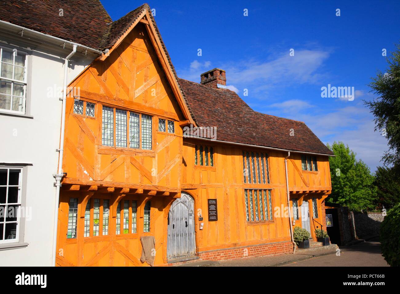 Kleine Halle Haus und Garten Markt Lavenham Suffolk UK 2018 Stockfoto