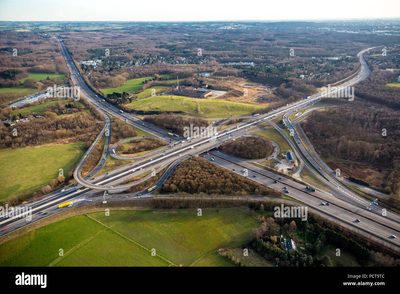 Luftbild, Autobahnkreuz Breitscheid Interchange, A3 und A52 Autobahnen (Autobahnen), Ratingen, Rheinland Stockfoto