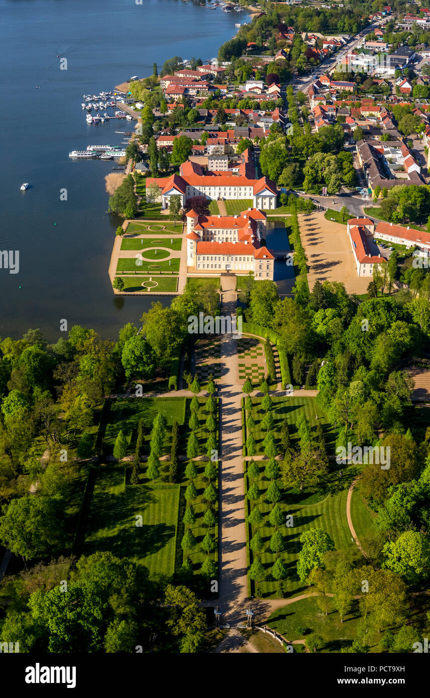 Rheinsberg mit Schloss und See Rheinsbeck Glienericker sehen, Rheinsberg, Mecklenburgische Seenplatte, Brandenburg, Deutschland Stockfoto