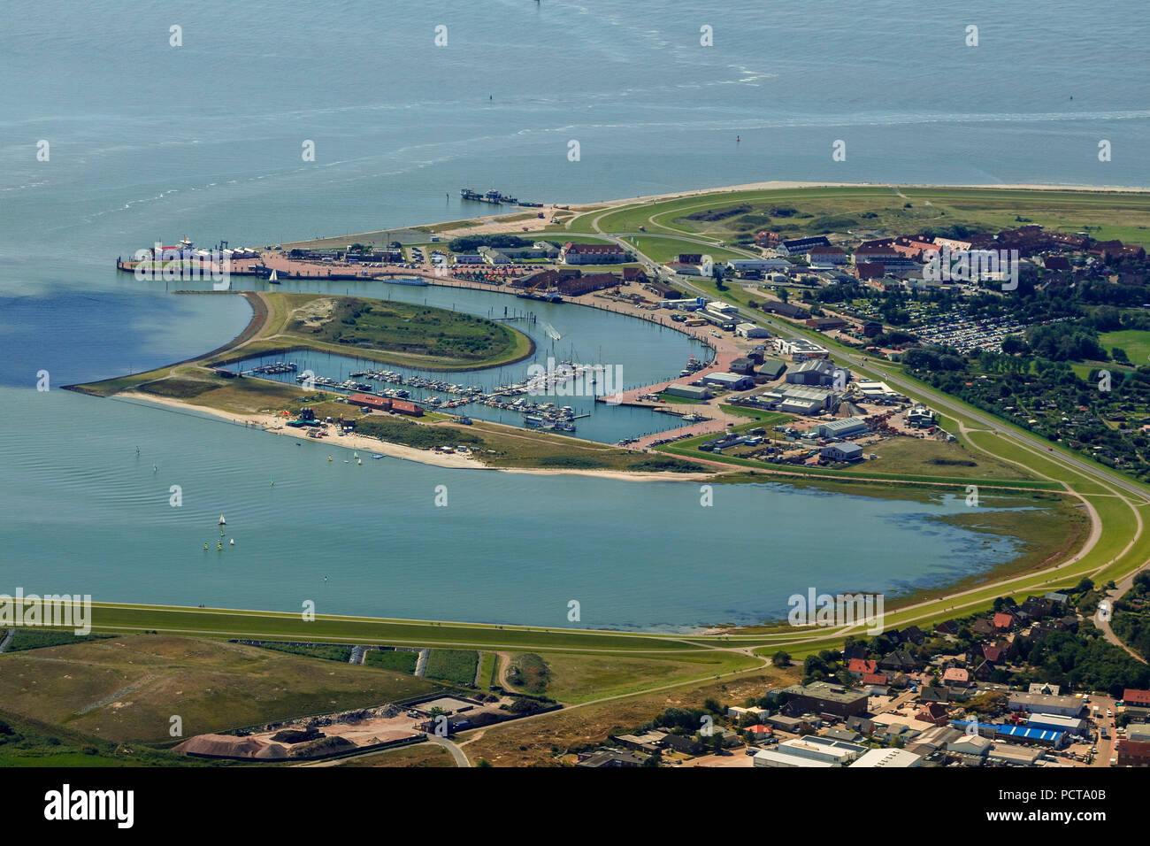 Hafen von Norderney, Fähranleger, Wattenmeer, Luftbild, Norderney, Nordsee, Nordsee Insel, Ostfriesische Inseln, Niedersachsen, Deutschland Stockfoto