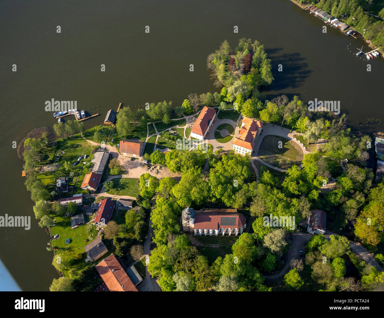 Kirche der Ritter des Heiligen Johannes auf der Schlossinsel von Mirow, Mecklenburgische Seenplatte, Mecklenburg-Vorpommern, Deutschland Stockfoto