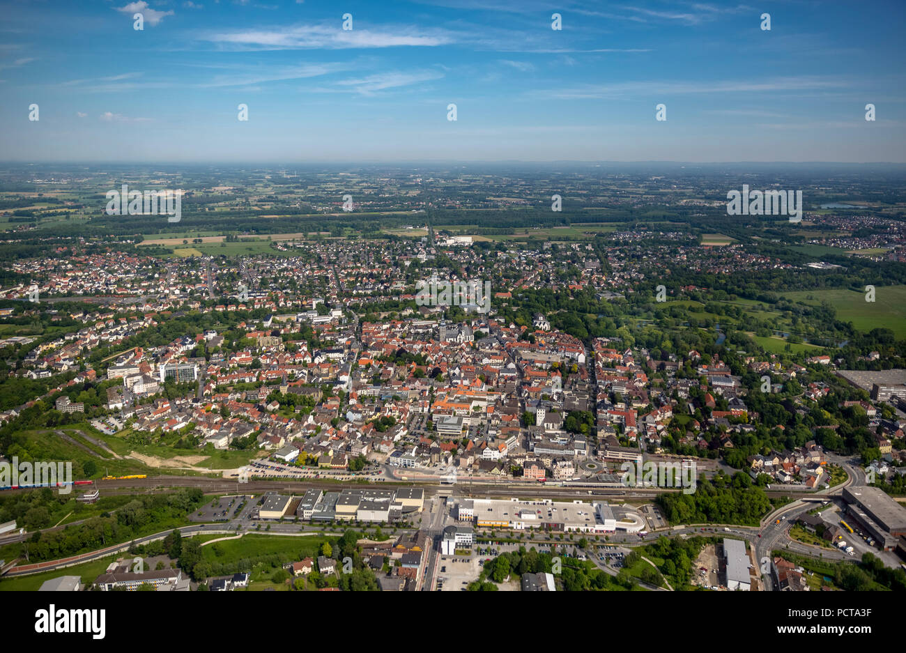 Luftaufnahme, Blick auf Lippstadt, Ostwestfalen, NRW, Deutschland Stockfoto