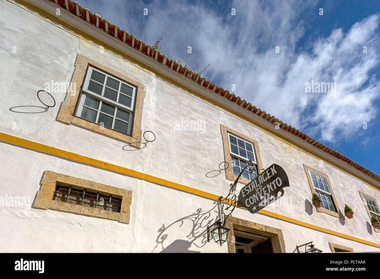 Ehemalige Kloster wird ein Hostel Hotel, malerische Städtchen Obidos, Óbidos, Leiria district, Portugal, Europa Stockfoto
