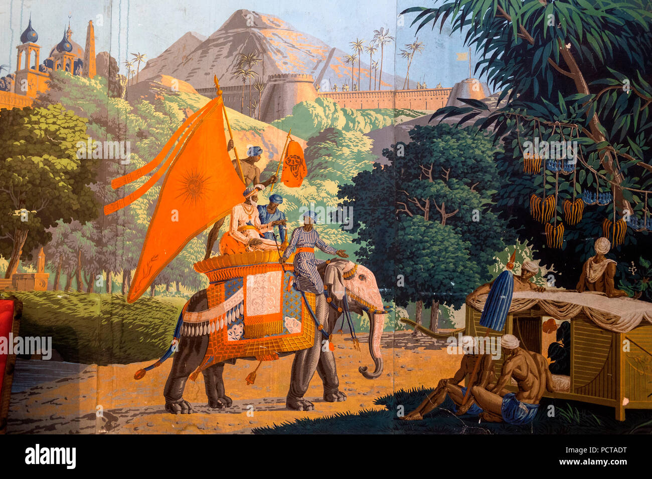 Seidentapeten mit Fernöstlichen Motive, Casa De Sezim, Grande Escolha Weingut in der Region Minho, der Garten von Portugal, Nespereira, Braga district, Portugal, Europa Stockfoto