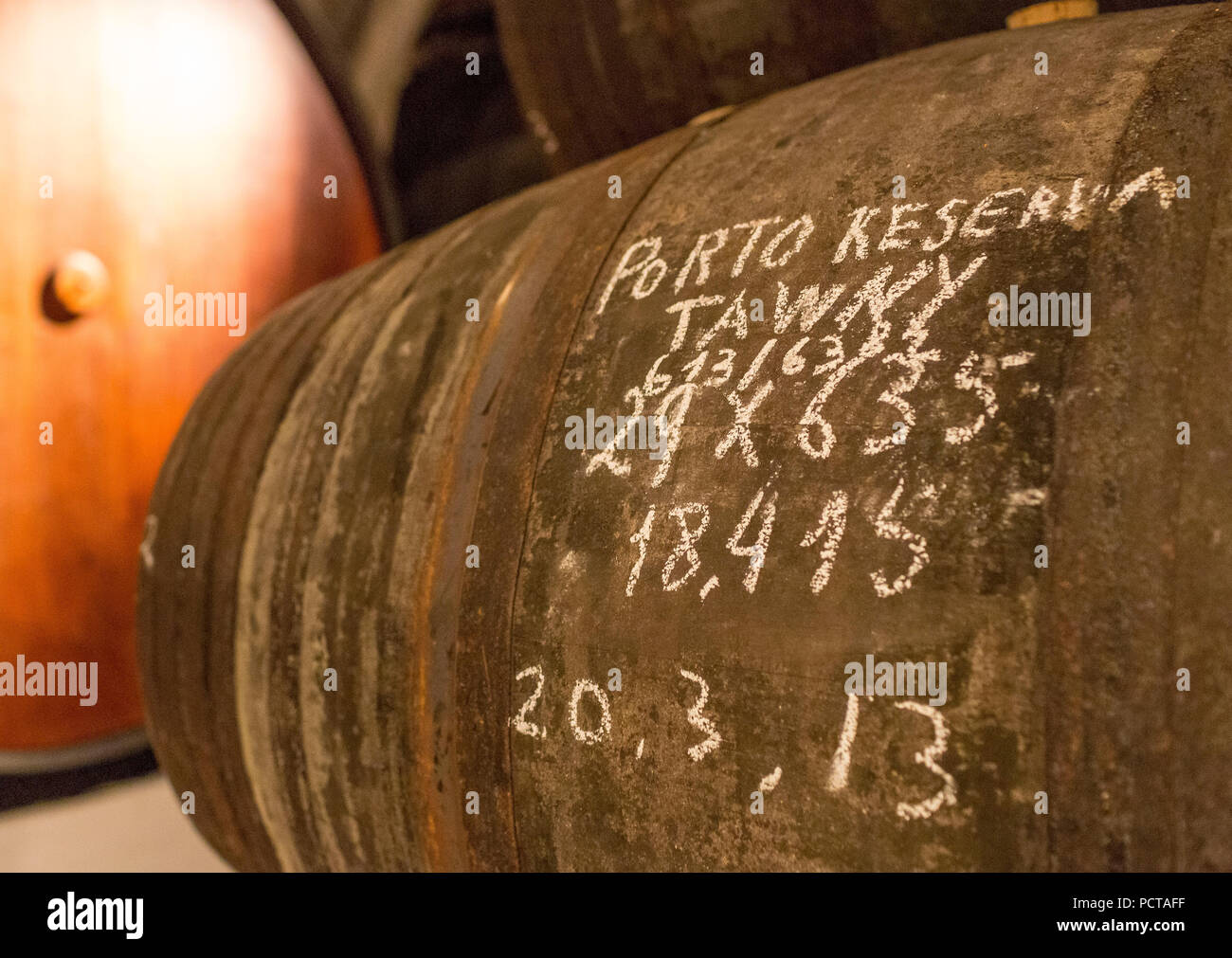 Vintage Schriftzug, Port Wine barrels, Weinkeller des Sandemann Weingut in Gaia, Porto, Vila Nova de Gaia, Porto, Portugal, Europa Stockfoto